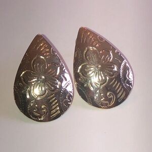 Floral Light Gold Tone Embossed Vintage Retro Teardrop Earrings